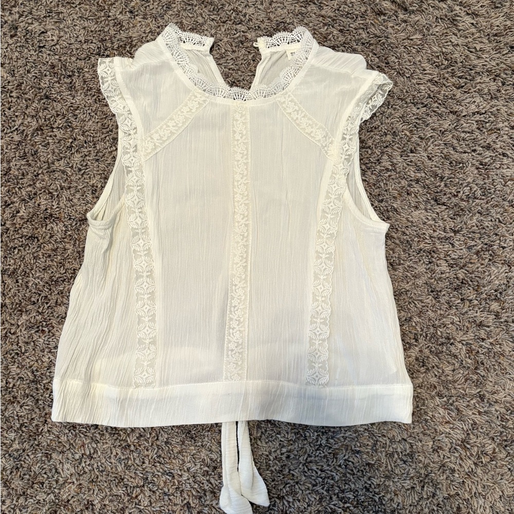 Chic Lace-Trimmed Sleeveless Blouse